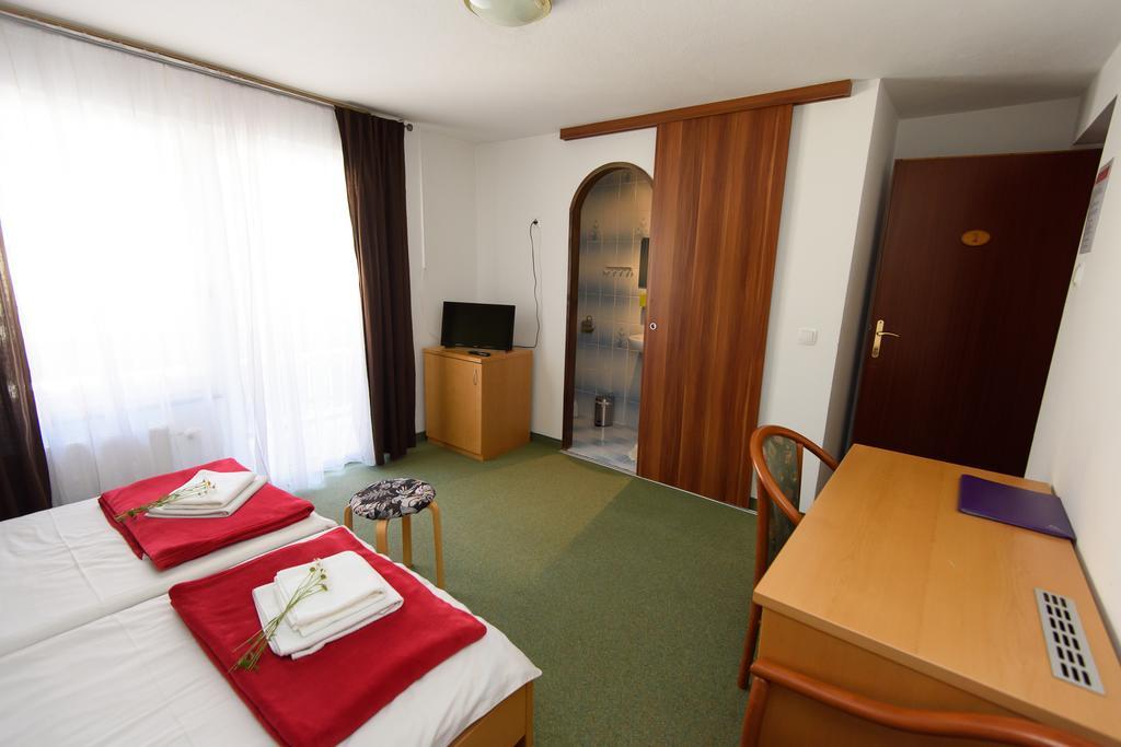 Penzion Vila Bistrica Bohinjska Bistrica ภายนอก รูปภาพ