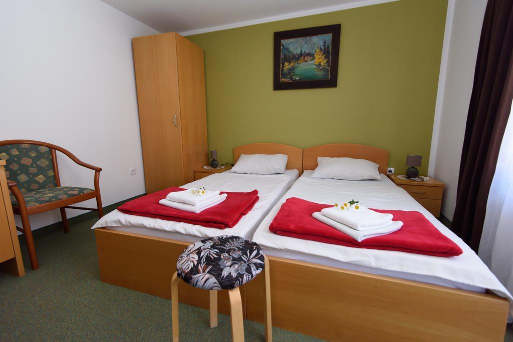 Penzion Vila Bistrica Bohinjska Bistrica ภายนอก รูปภาพ