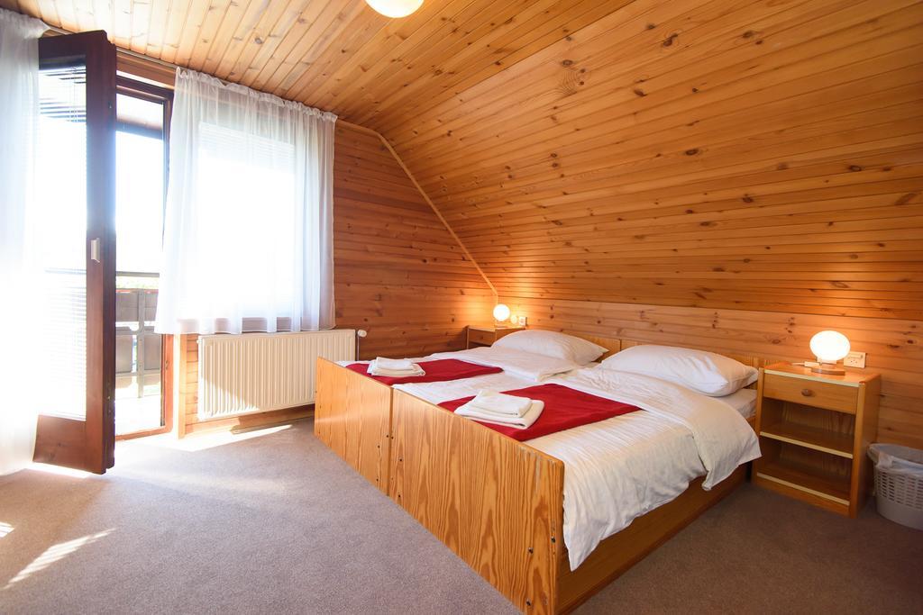 Penzion Vila Bistrica Bohinjska Bistrica ภายนอก รูปภาพ