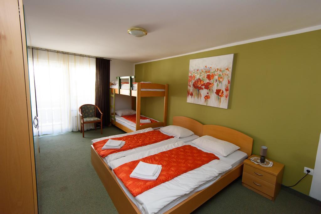 Penzion Vila Bistrica Bohinjska Bistrica ภายนอก รูปภาพ